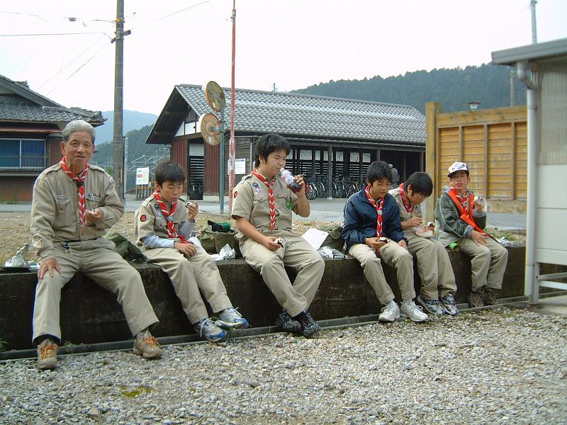 kashiwabarastn.JPG - ＪＲ柏原駅前にて